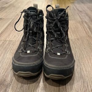 Ahnu hiking boots, size 8, like new condition